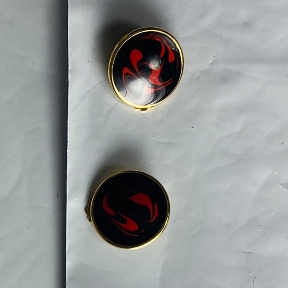 Gold Tone Clip On Earrings Red Swirl Enamel Round Womens Fashion Jewelry